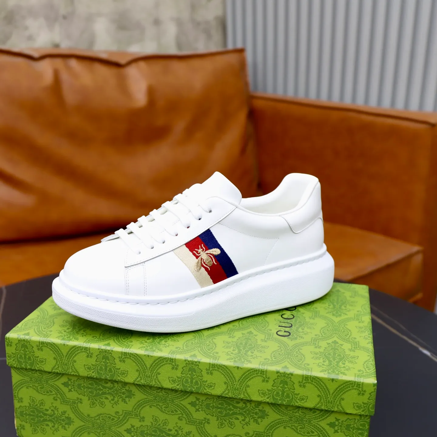 Ex-factory price: 540💰💰🙅‍♂️🙅‍♂️🙅‍♂️ Brand: GUCCI Standard code: 38-44 (45 customized) Grade: Same as the official website Material: Cowhide stitching Comfortable and breathable sheepskin lining Lightweight and wear-resistant sports outsole Style category: Men's fashionable casual shoes Running sports shoes Distinguished luxury brand elements Top luxury color: actual picture color